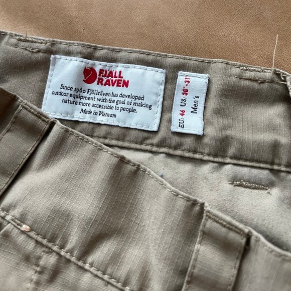Fjallraven G-1000 Cargo Shorts - Men's EU46 - US 30"-32" Waist - Color: Sand - Picture 2 of 5